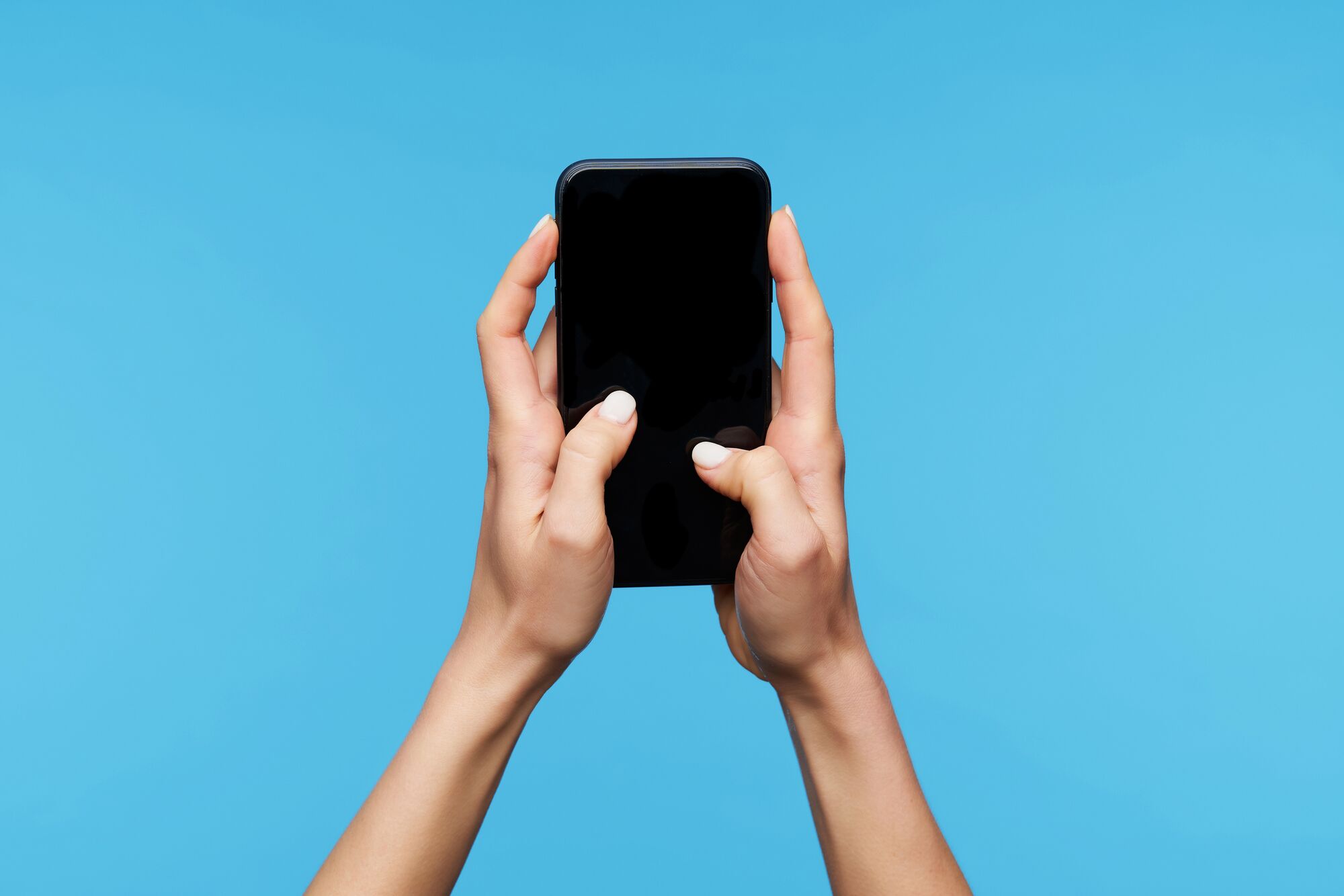 AdobeStock_333852918x_phone in hands_3X2
